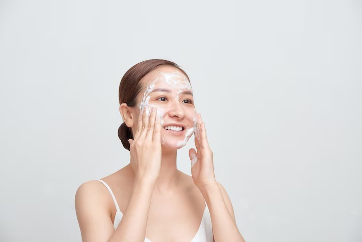 skincare ibu muda, panduan skincare basic, skincare aman ibu menyusui, bahan aktif skincare, skincare untuk kulit kusam, skincare jerawat hormonal, tips skincare untuk ibu menyusui